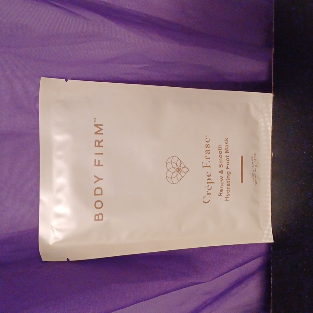 New Body Firm Crepe Erase Hydrating Foot Mask 0.71 oz.